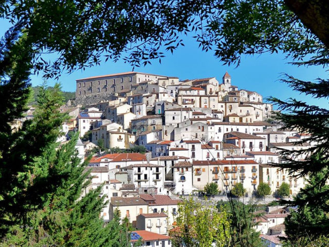 https://www.cuorebasilicata.it/wp-content/uploads/2018/09/calvello-640x480.jpg