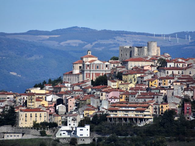 https://www.cuorebasilicata.it/wp-content/uploads/2018/11/Copertina-DIC_7319-640x480.jpg