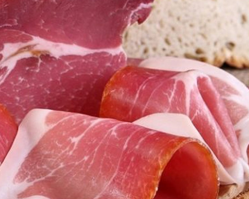 https://www.cuorebasilicata.it/wp-content/uploads/2018/11/prosciutto-800x640.jpg