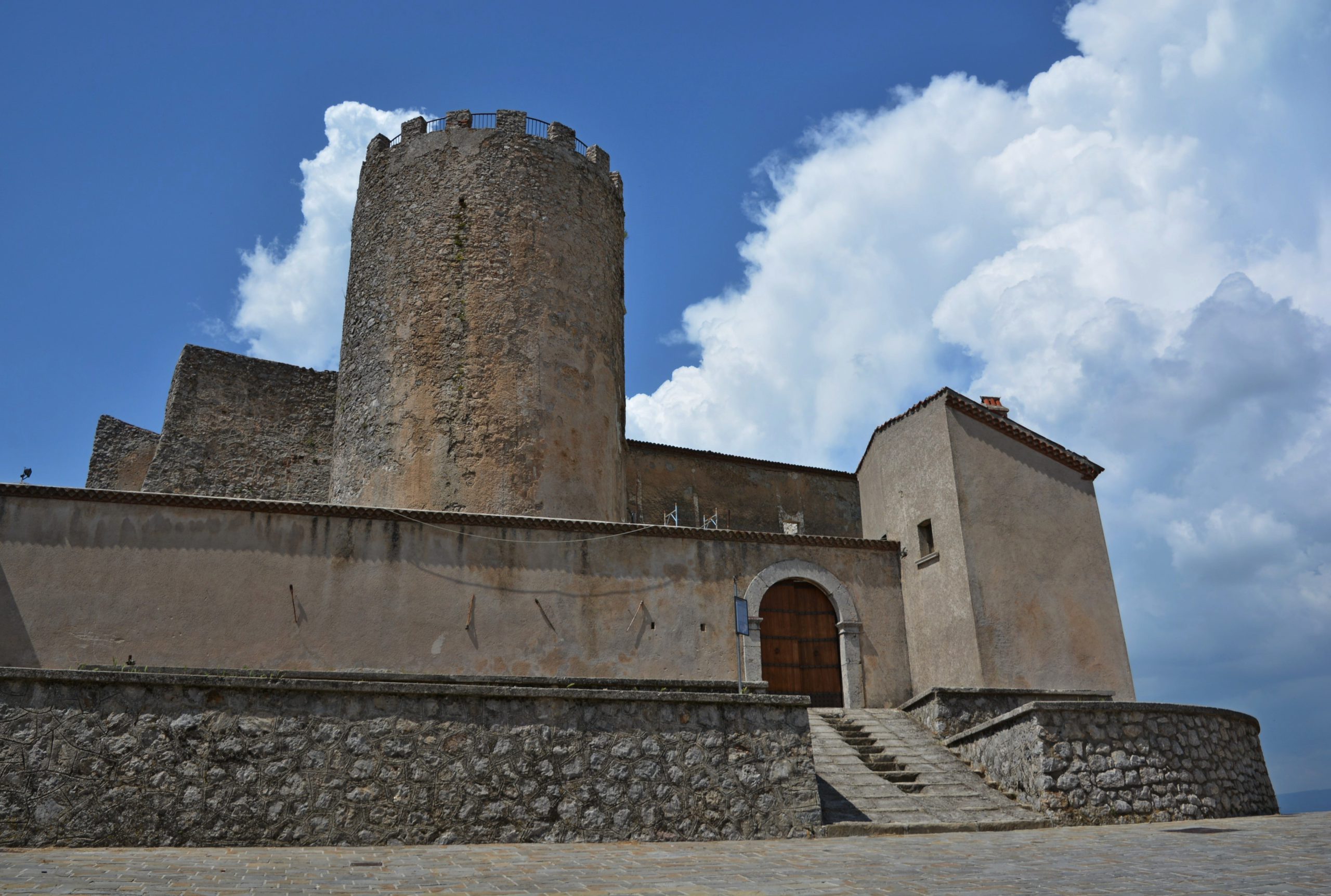 https://www.cuorebasilicata.it/wp-content/uploads/2018/12/Fotogallery-02-Castello-medievale-Moliterno-DIC_0322-scaled.jpg