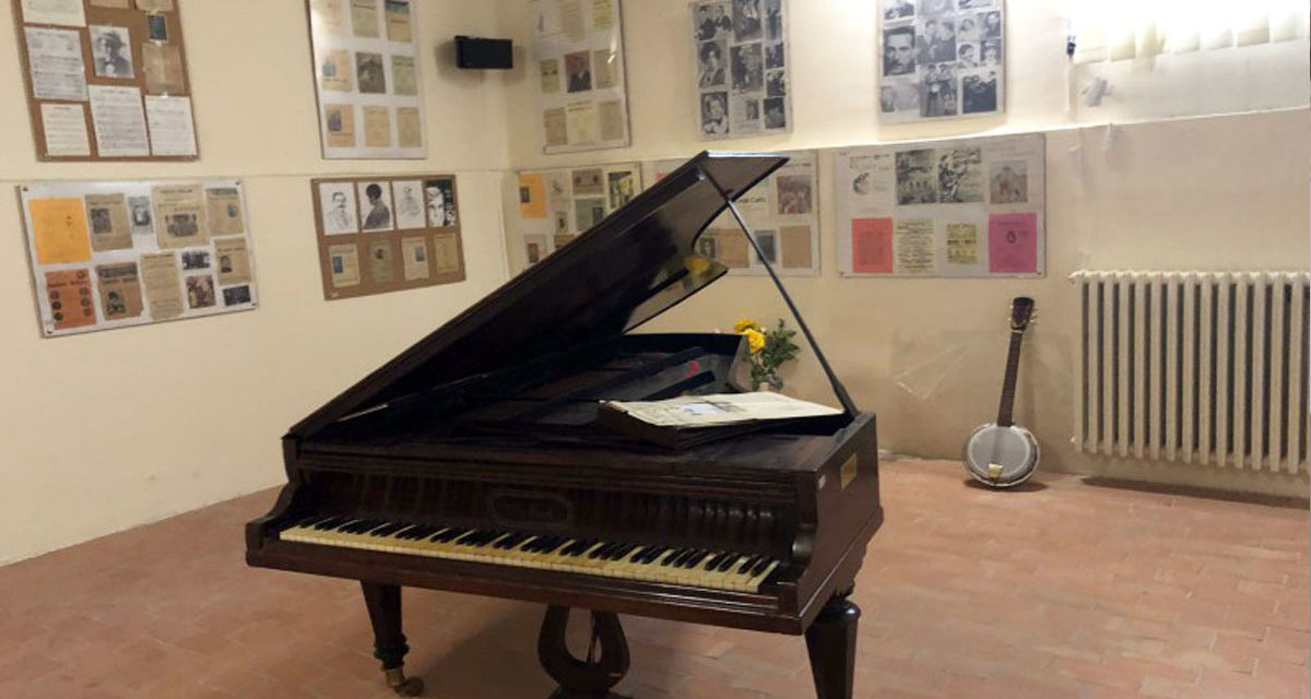 https://www.cuorebasilicata.it/wp-content/uploads/2019/01/museo_canzone_napoletana-1-1200x640.jpg