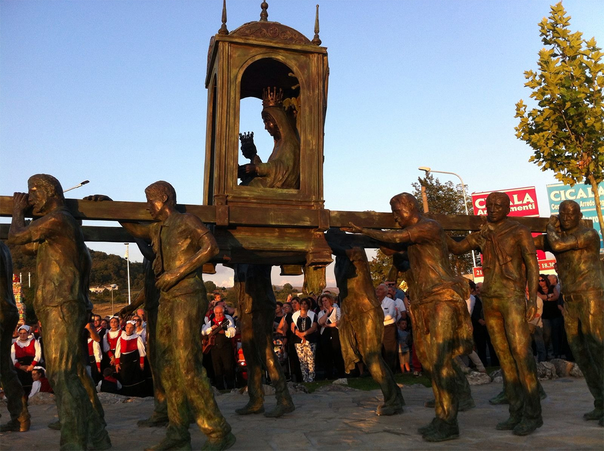 Monumento alla Madonna ed ai suoi portatori