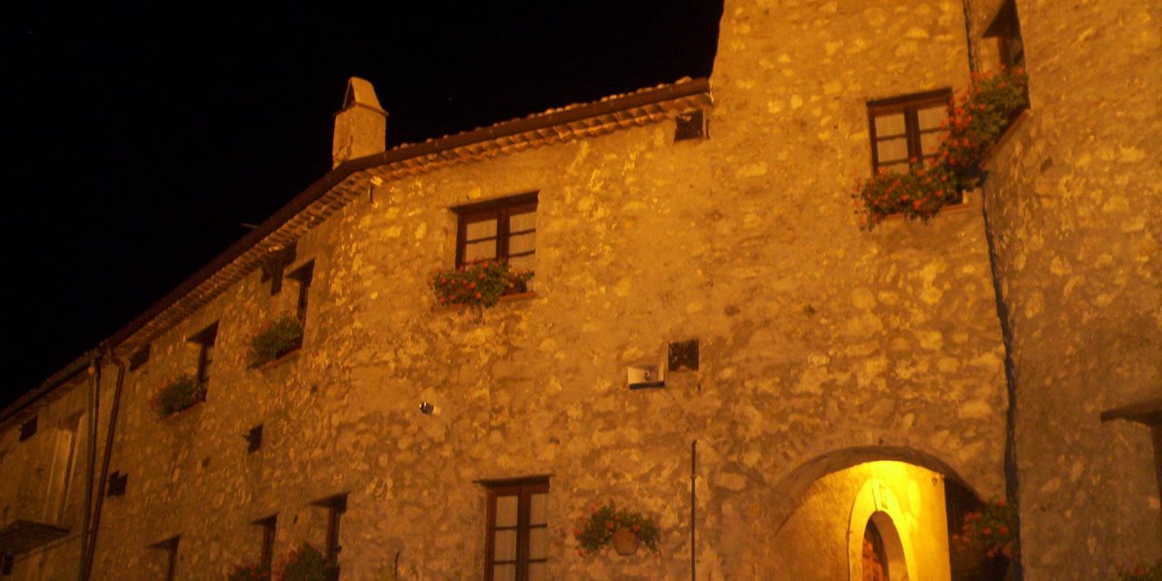 https://www.cuorebasilicata.it/wp-content/uploads/2025/07/x-1920px-Notturna_del_castello_di_Marsicovetere_Francesco-1280x640.jpg